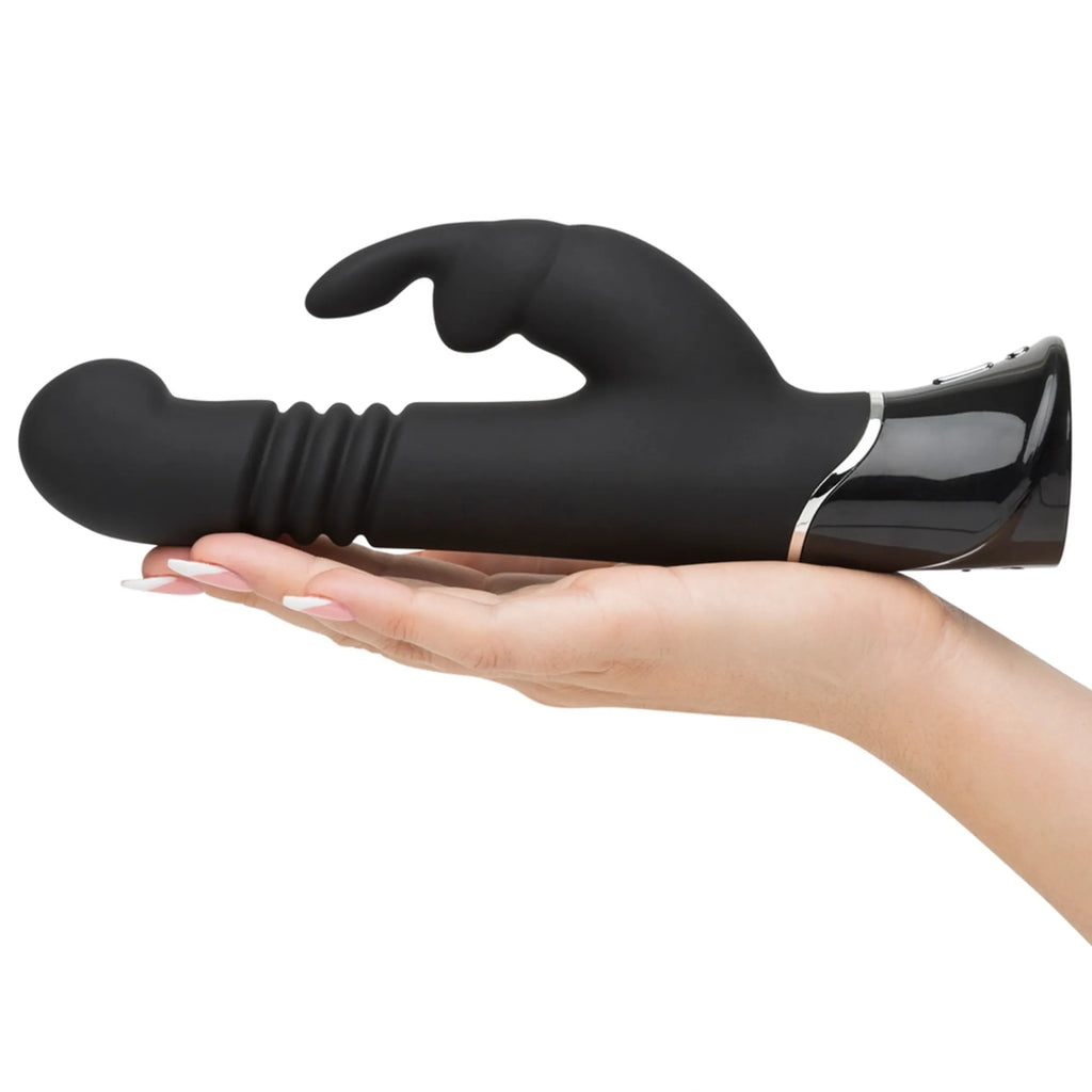 Fifty Shades Of Grey – Greedy Girl Luxury thrusting vibrating rabbit
* Curved G-Spot shaft. clitoral ears. Whisper quiet for discreet play. Size: 9" total | 4.5" insertable | 2" base. Vyxins.com